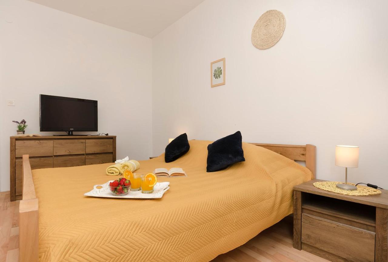 מורטר Apartments Ivana מראה חיצוני תמונה